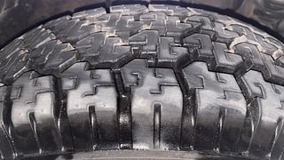 Used 2018 Mahindra TUV300 [2015-2020] T10 Diesel Manual tyres RIGHT FRONT TYRE TREAD VIEW
