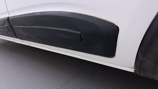 Used 2021 Renault Triber [2019-2021] RXL AMT Petrol Automatic dents MINOR SCRATCH