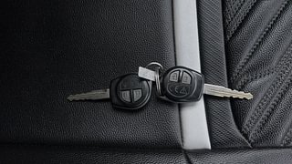 Used 2020 Maruti Suzuki Swift [2017-2021] VXi Petrol Manual extra CAR KEY VIEW