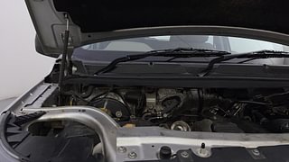 Used 2018 Mahindra TUV300 [2015-2020] T10 Diesel Manual engine ENGINE RIGHT SIDE HINGE & APRON VIEW