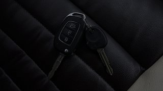 Used 2018 Hyundai Elite i20 [2014-2018] Sportz 1.2 Petrol Manual extra CAR KEY VIEW