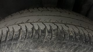 Used 2017 Maruti Suzuki Swift [2014-2017] VXI (O) Petrol Manual tyres LEFT REAR TYRE TREAD VIEW