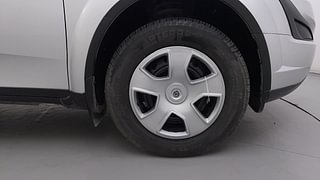 Used 2018 Mahindra XUV500 W6 AT Diesel Automatic tyres RIGHT FRONT TYRE RIM VIEW