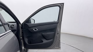Used 2019 Renault Kwid [2016-2019] 1.0 RXT Petrol Manual interior RIGHT FRONT DOOR OPEN VIEW