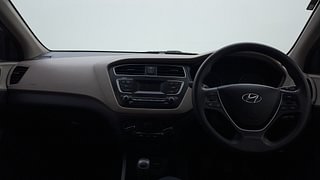 Used 2018 Hyundai Elite i20 [2014-2018] Sportz 1.2 Petrol Manual interior DASHBOARD VIEW