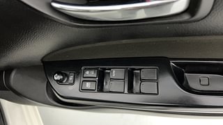 Used 2017 Maruti Suzuki Swift [2011-2017] VXi Petrol Manual top_features Power windows