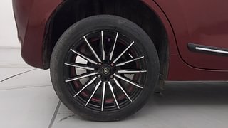 Used 2022 Toyota Glanza V Petrol Manual tyres RIGHT REAR TYRE RIM VIEW