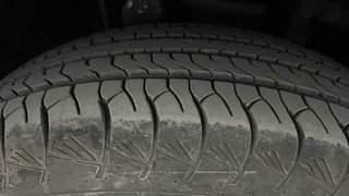 Used 2019 Mahindra Marazzo M2 Diesel Manual tyres RIGHT FRONT TYRE TREAD VIEW