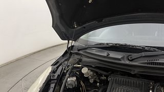 Used 2017 Maruti Suzuki Swift [2014-2017] VXI (O) Petrol Manual engine ENGINE RIGHT SIDE HINGE & APRON VIEW