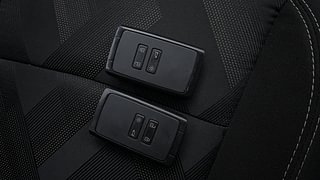 Used 2023 Renault Kiger RXT (O) AMT Petrol Automatic extra CAR KEY VIEW