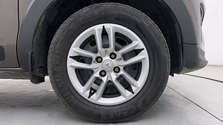 Used 2023 Renault Triber RXT Petrol Manual tyres RIGHT FRONT TYRE RIM VIEW