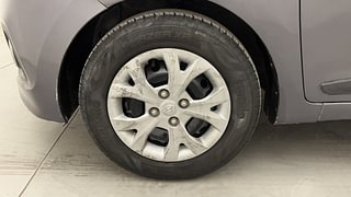 Used 2016 Hyundai Grand i10 Magna 1.2 Kappa VTVT Petrol Manual tyres LEFT FRONT TYRE RIM VIEW