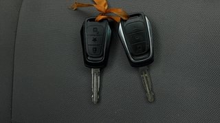 Used 2017 Mahindra KUV100 [2015-2017] K8 6 STR Petrol Manual extra CAR KEY VIEW