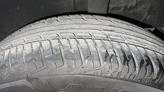 Used 2019 Renault Kwid [2016-2019] 1.0 RXT Petrol Manual tyres LEFT REAR TYRE TREAD VIEW
