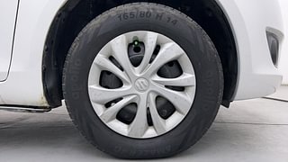 Used 2013 Maruti Suzuki Swift [2011-2017] VDi Diesel Manual tyres RIGHT FRONT TYRE RIM VIEW