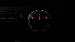 Used 2017 Renault Kwid [2015-2019] 1.0 RXT AMT Petrol Automatic interior GEAR  KNOB VIEW
