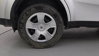 Used 2018 Mahindra XUV500 W6 AT Diesel Automatic tyres RIGHT REAR TYRE RIM VIEW