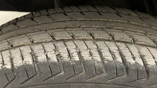 Used 2016 Renault Kwid [2015-2019] RXT Petrol Manual tyres RIGHT REAR TYRE TREAD VIEW