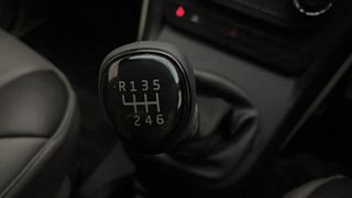 Used 2019 Mahindra Marazzo M2 Diesel Manual interior GEAR  KNOB VIEW