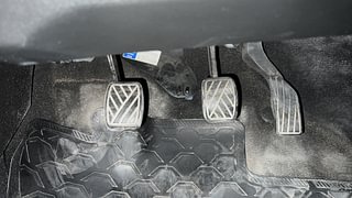 Used 2017 Maruti Suzuki Swift [2014-2017] VXI (O) Petrol Manual interior PEDALS VIEW