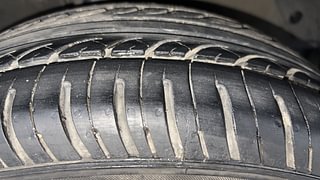 Used 2011 Hyundai i20 [2008-2012] Sportz 1.2 Petrol Manual tyres RIGHT FRONT TYRE TREAD VIEW