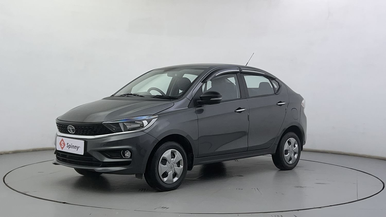 LEFT FRONT CORNER VIEW