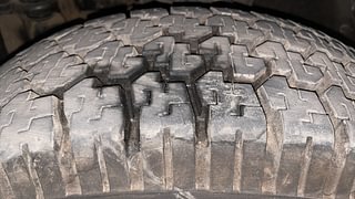 Used 2018 Mahindra TUV300 [2015-2020] T10 Diesel Manual tyres LEFT FRONT TYRE TREAD VIEW
