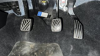 Used 2017 Maruti Suzuki Swift [2011-2017] VXi Petrol Manual interior PEDALS VIEW