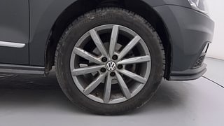 Used 2020 Volkswagen Vento  Highline Plus 1.2 (P) AT Petrol Automatic tyres RIGHT FRONT TYRE RIM VIEW