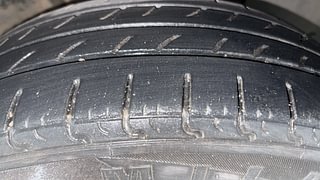 Used 2020 renault Kwid RXL(O) 1.0 Petrol MT SCE Petrol Manual tyres RIGHT FRONT TYRE TREAD VIEW