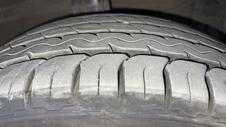 Used 2020 Maruti Suzuki Ciaz Alpha AT Petrol Petrol Automatic tyres RIGHT FRONT TYRE TREAD VIEW