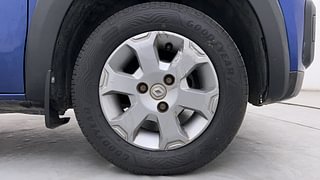 Used 2017 Renault Kwid [2015-2019] 1.0 RXT AMT Petrol Automatic tyres RIGHT FRONT TYRE RIM VIEW