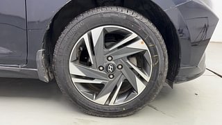 Used 2020 Hyundai New i20 Asta 1.0 Turbo IMT Petrol Manual tyres RIGHT FRONT TYRE RIM VIEW