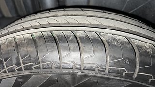 Used 2013 Maruti Suzuki Swift [2011-2017] VDi Diesel Manual tyres RIGHT REAR TYRE TREAD VIEW