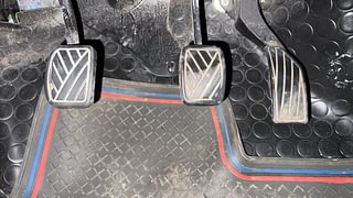 Used 2013 Maruti Suzuki Swift [2011-2017] VDi Diesel Manual interior PEDALS VIEW