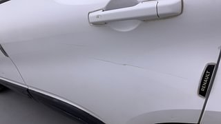 Used 2021 Renault Triber [2019-2021] RXL AMT Petrol Automatic dents MINOR DENT