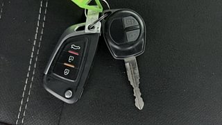 Used 2017 Maruti Suzuki Wagon R 1.0 [2010-2019] VXi Petrol + CNG (Outside Fitted) Petrol+cng Manual extra CAR KEY VIEW