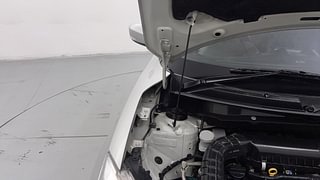 Used 2020 Maruti Suzuki Swift [2017-2021] VXi Petrol Manual engine ENGINE RIGHT SIDE HINGE & APRON VIEW