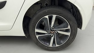 Used 2023 Tata Altroz XZ Plus (S) 1.2l iCNG Petrol+cng Manual tyres LEFT REAR TYRE RIM VIEW