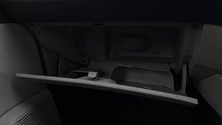 Used 2021 Renault Triber [2019-2021] RXL AMT Petrol Automatic top_features Glove box cooling