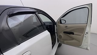 Used 2018 Toyota Etios Liva [2017-2020] V Petrol Manual interior RIGHT FRONT DOOR OPEN VIEW