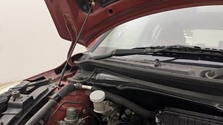 Used 2014 Maruti Suzuki Swift [2011-2017] VXi Petrol Manual engine ENGINE RIGHT SIDE HINGE & APRON VIEW