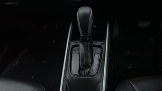 Used 2017 Maruti Suzuki Baleno [2015-2019] Zeta AT Petrol Petrol Automatic interior GEAR  KNOB VIEW