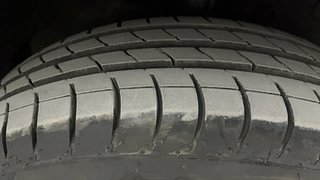 Used 2015 Maruti Suzuki Swift [2011-2017] VXi Petrol Manual tyres RIGHT FRONT TYRE TREAD VIEW