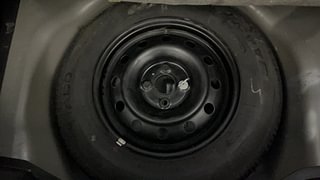 Used 2015 Maruti Suzuki Swift [2011-2017] VXi Petrol Manual tyres SPARE TYRE VIEW