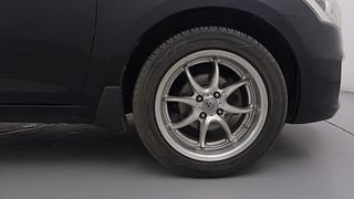 Used 2015 Maruti Suzuki Ciaz [2014-2017] ZXi Petrol Manual tyres RIGHT FRONT TYRE RIM VIEW
