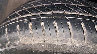 Used 2011 Volkswagen Polo [2010-2014] Highline1.2L (P) Petrol Manual tyres RIGHT FRONT TYRE TREAD VIEW