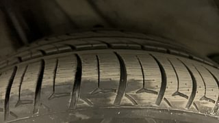 Used 2018 Hyundai Verna [2017-2020] 1.6 VTVT SX (O) Petrol Manual tyres RIGHT REAR TYRE TREAD VIEW
