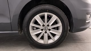 Used 2016 volkswagen Vento 1.6L Highline plus Petrol Manual tyres RIGHT FRONT TYRE RIM VIEW