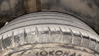 Used 2015 Maruti Suzuki Swift [2011-2017] ZXi Petrol Manual tyres RIGHT REAR TYRE TREAD VIEW
